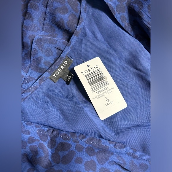 New! Torrid Blue Leopard Chiffon Ruffle Surplice Crop Blouse Size 1X - Picture 8 of 11